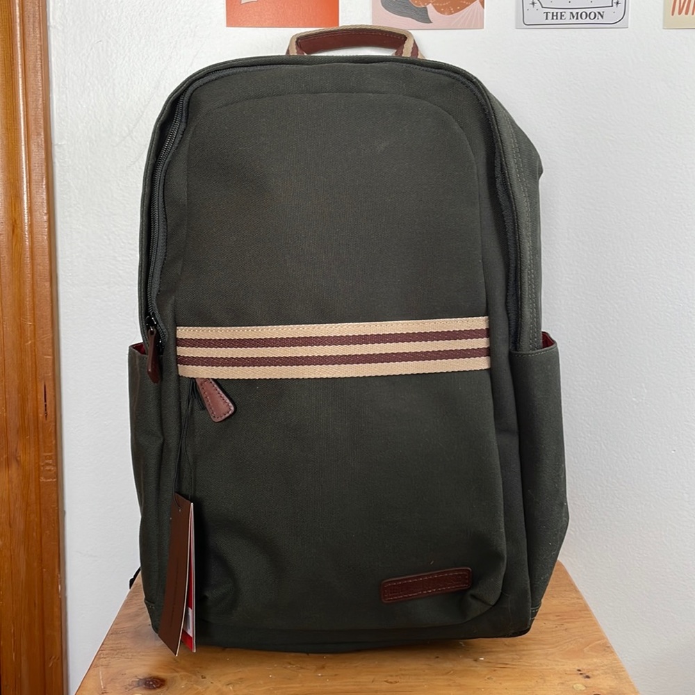 Teddy Zipper Backpack in Green Canvas by Baekgaard